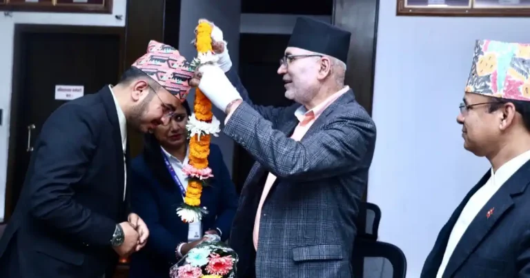 नेपाल बीमा प्राधिकरणका नवनियुक्त अध्यक्ष शरद ओझाद्वारा सपथ ग्रहण