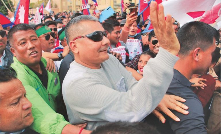 चैत १५ मा समाजवादी मोर्चा र राजावादीकाे प्रदर्शन, राजावादीलाई मोर्चाकाे  काउन्टर