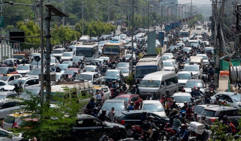 राप्रपा प्रर्दशनका कारण कहाँ कहाँ हुदैछ सडक डाइभर्सन ?