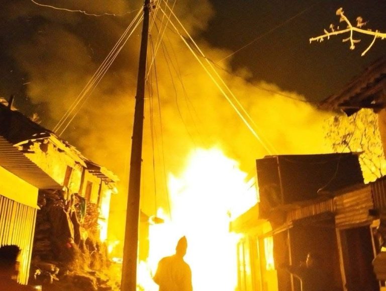 अछामका आगलागीपीडितलाई प्रदेश सरकारले ५० लाख दिने